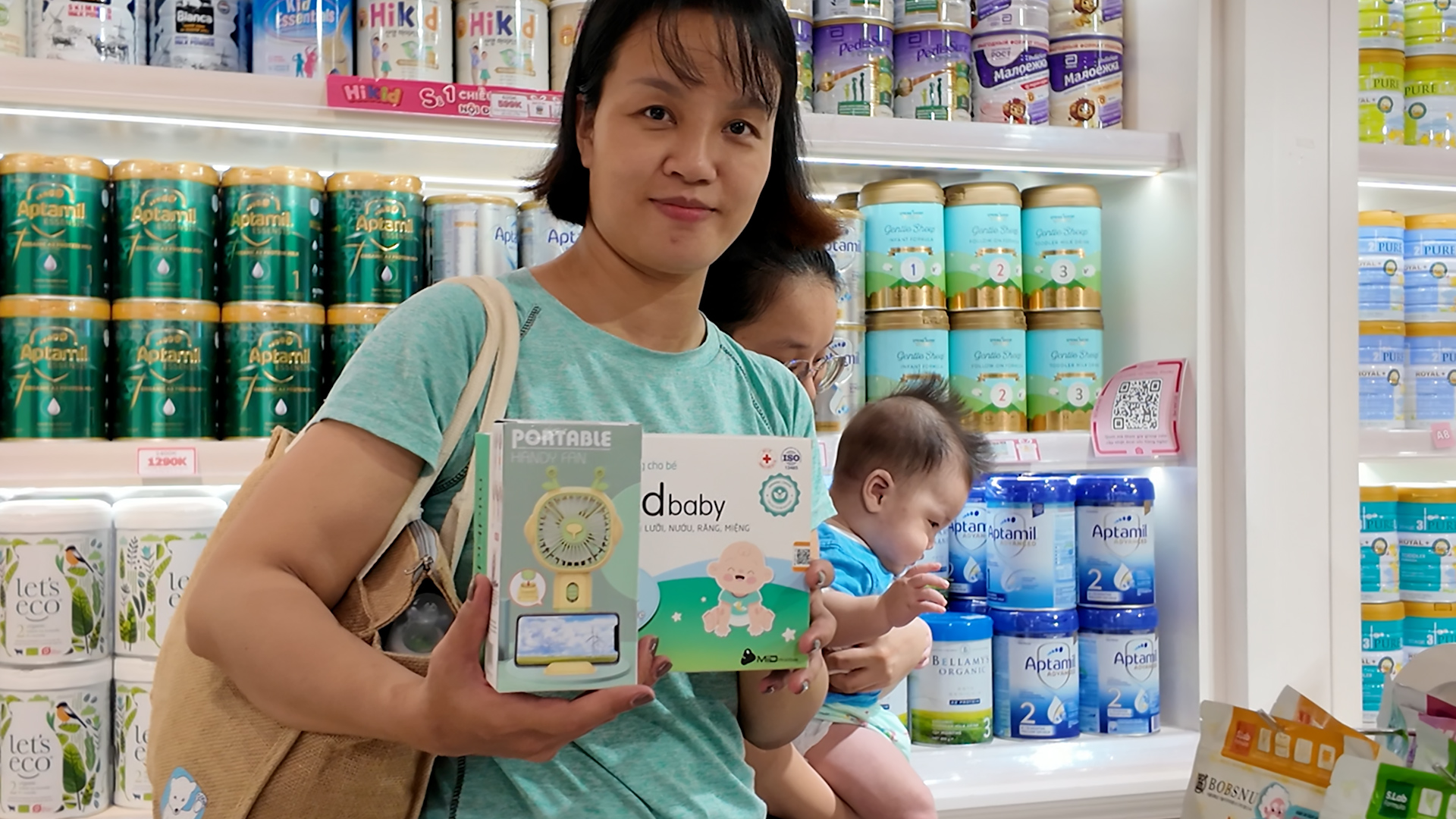 Suri baby 9 tuổi.00_01_10_10.Still005